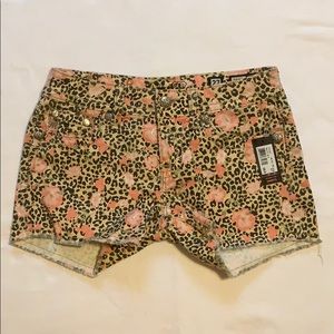 *NWT* Women’s Miss Me shorts MSRP $89